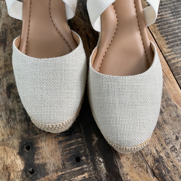 New Easy Spirit beige shoes,8 1/2. - Picture 7 of 11